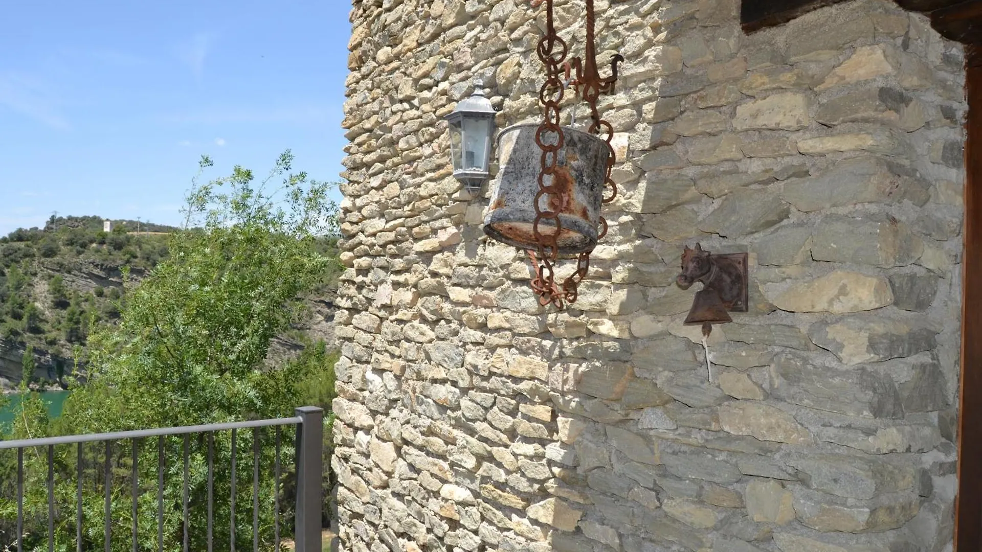 Chalet Villa Casa JUNIA La Baronia de Sant Oisme